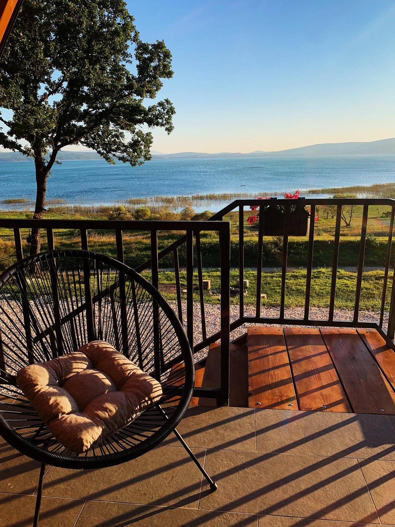 Lake House Beliz Ливно Екстериор снимка