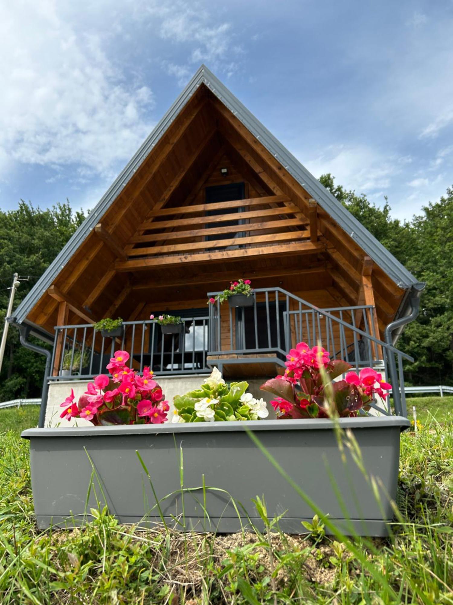 Lake House Beliz Ливно Екстериор снимка